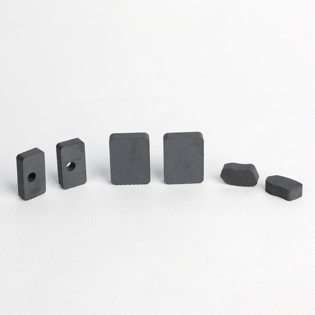 Isotropic Ferrite Magnet IF-5-6839