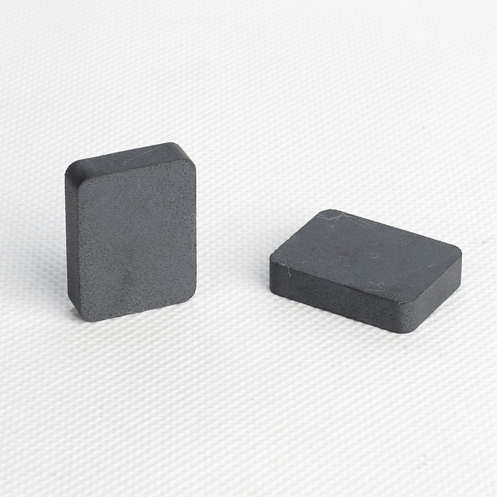 Isotropic Ferrite Magnet IF-15-6834